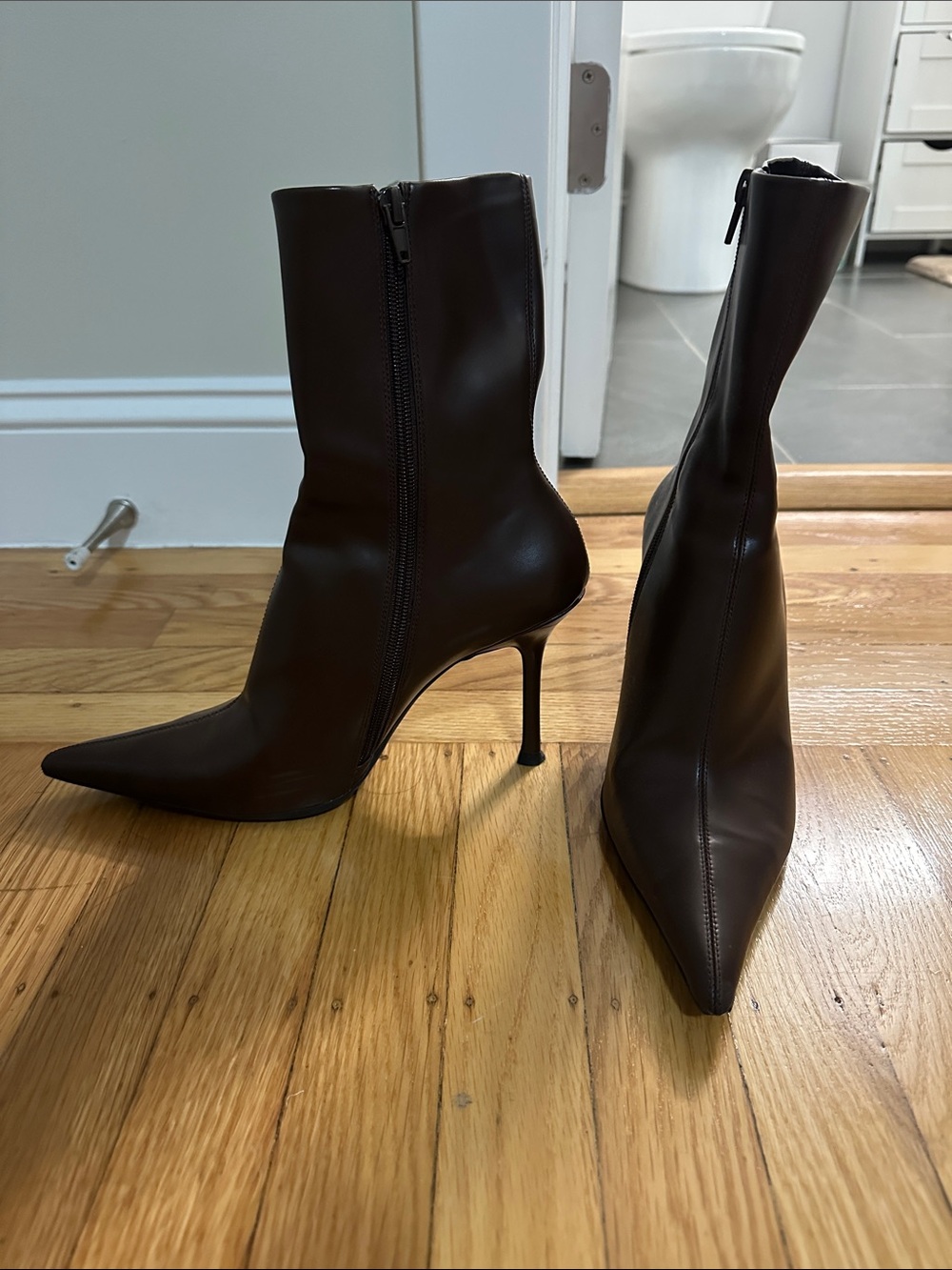 Jeffrey Campbell Brown Pointed Toe Boot Size 8
